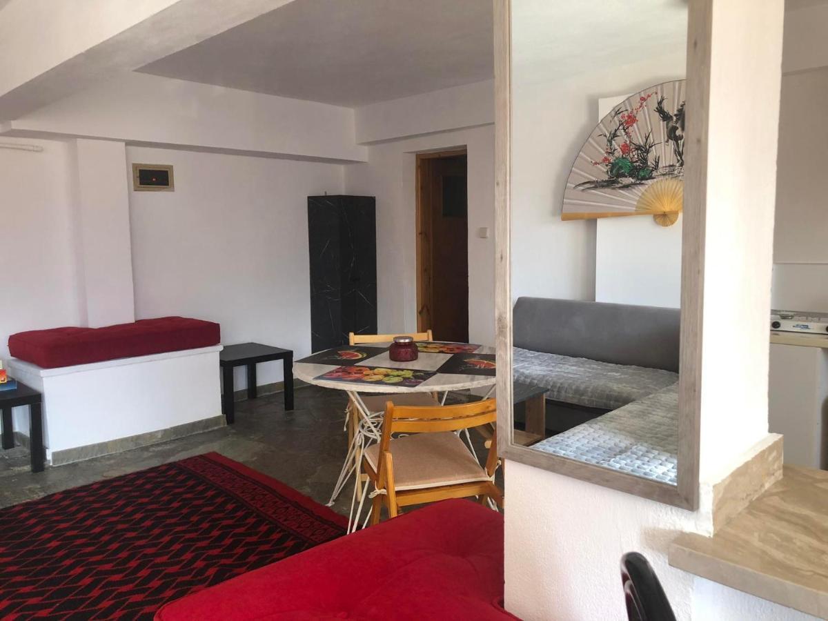 Holiday home Sfiris *
